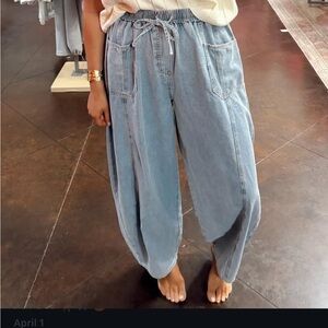 Pull on soft barrel jeans for Coral Boutique. Worn once.